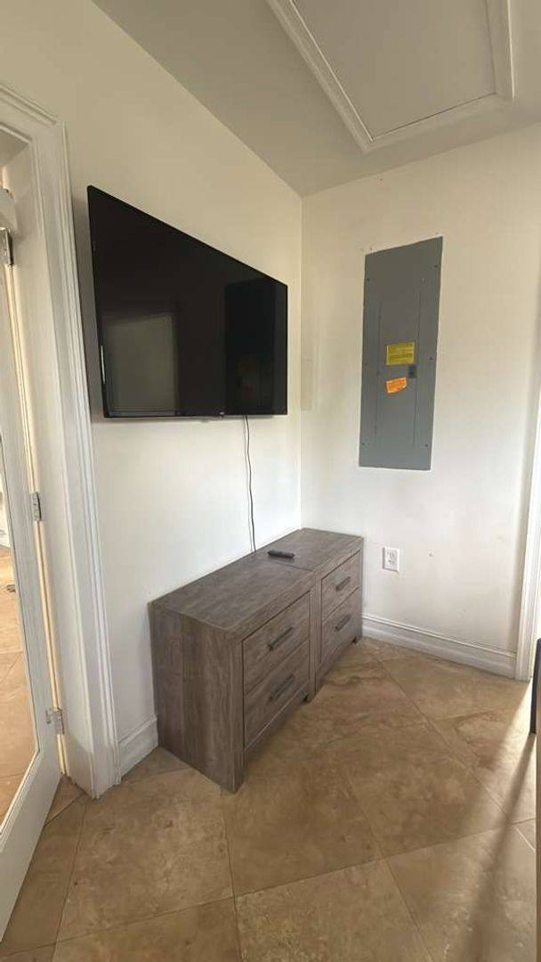 Apartment for rent at 1110 NE 119 Th St, Miami, FL 33131