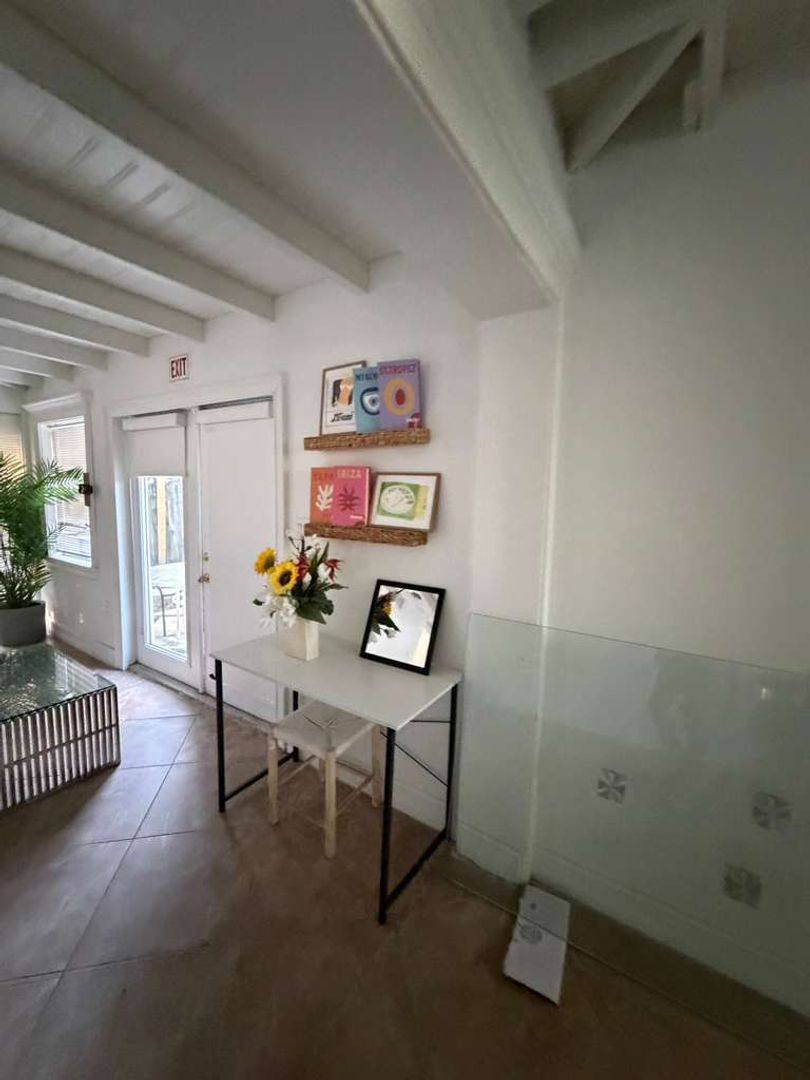 Apartment for rent at 1110 NE 119 Th St, Miami, FL 33131