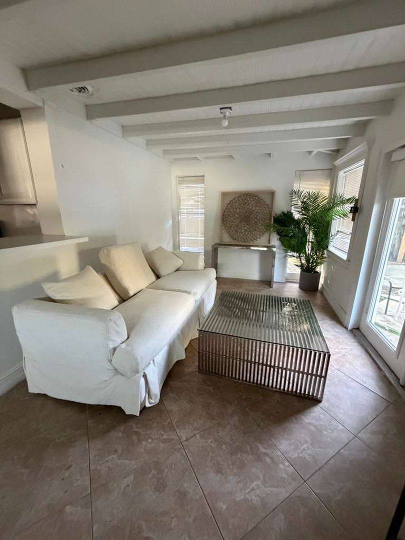 Apartment for rent at 1110 NE 119 Th St, Miami, FL 33131