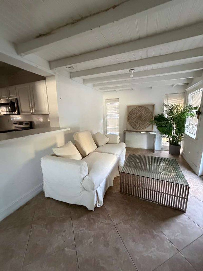 Apartment for rent at 1110 NE 119 Th St, Miami, FL 33131