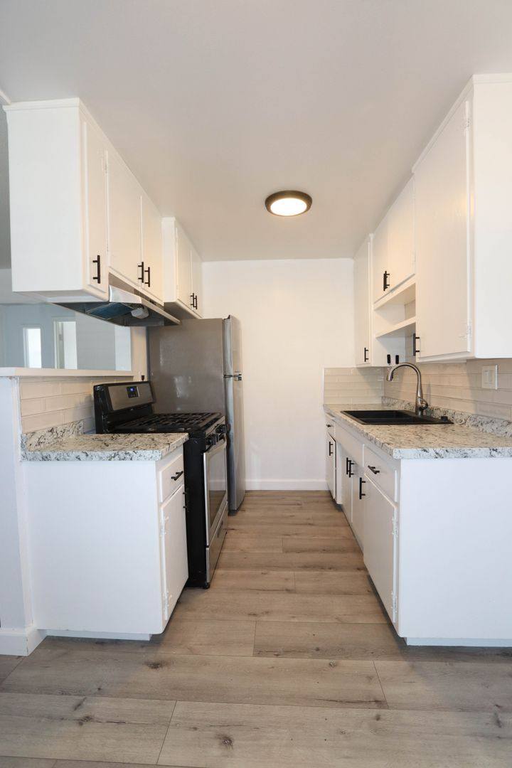 Apartment for rent at 460 Vista Ave, Pasadena, CA 91107