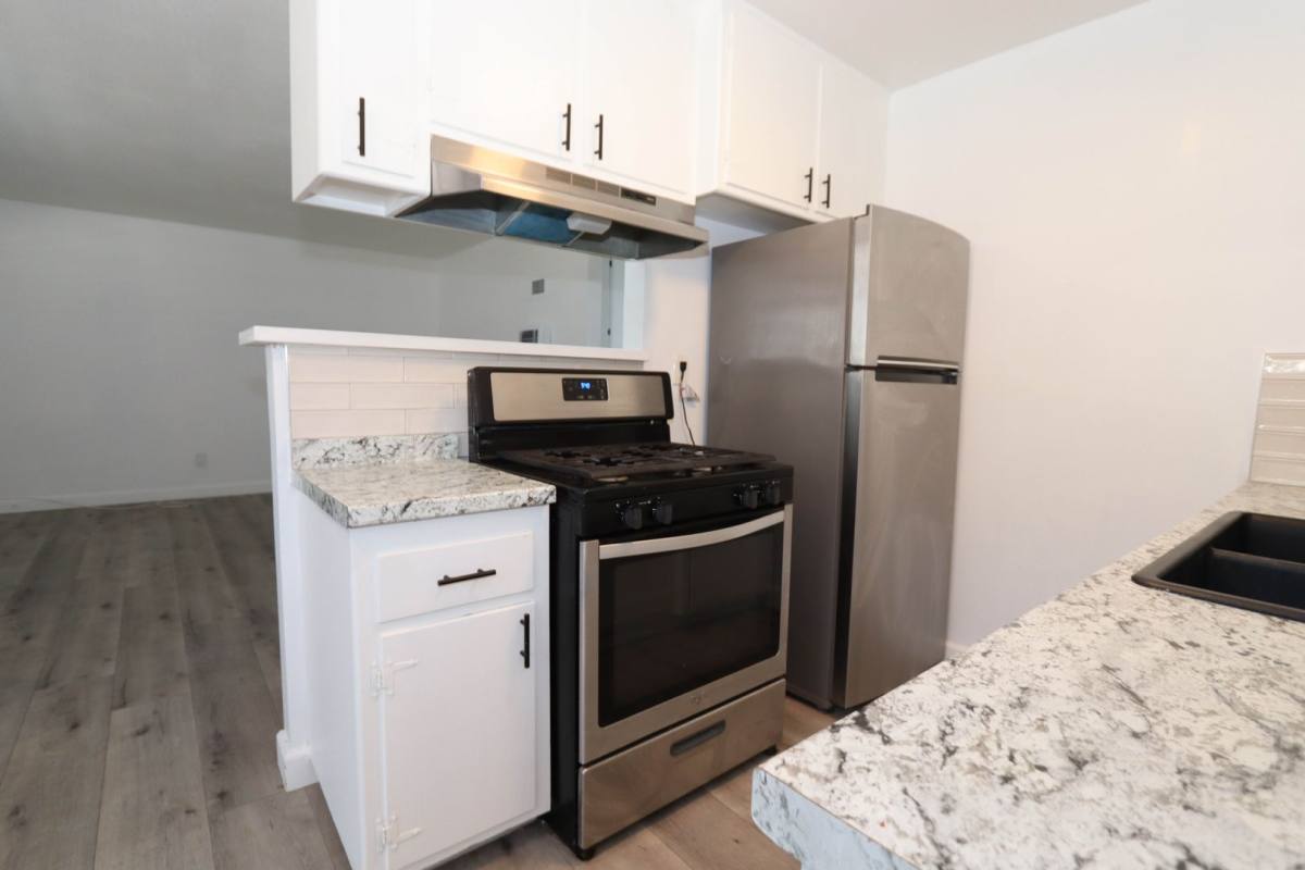 Apartment for rent at 460 Vista Ave, Pasadena, CA 91107
