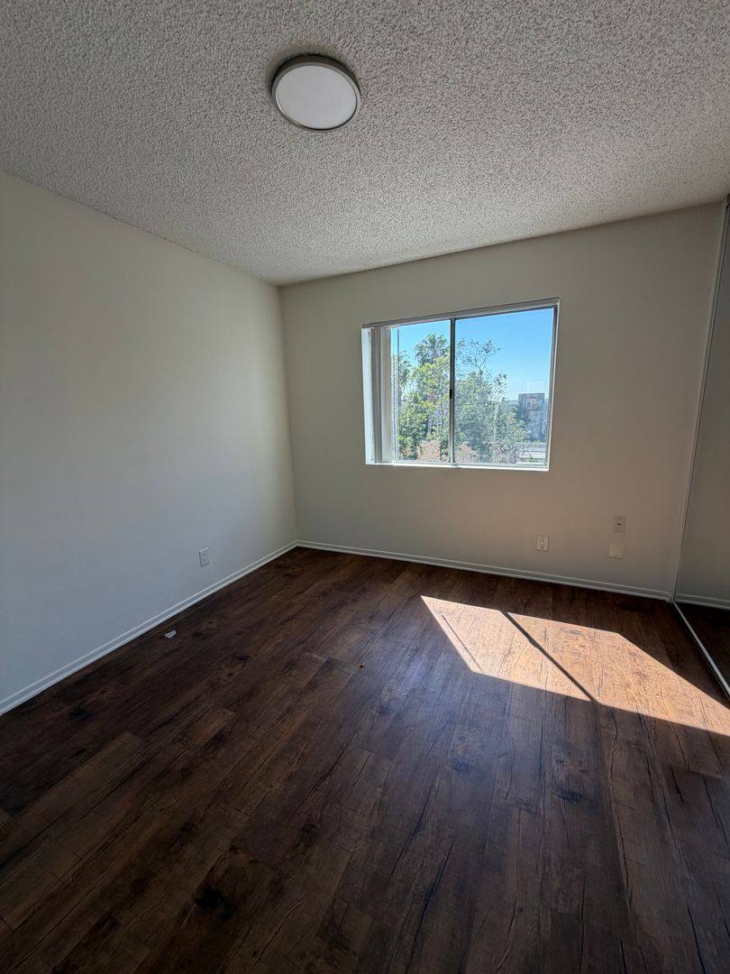 Apartment for rent at 1320 N Sycamore Ave, Los Angeles, CA 90028
