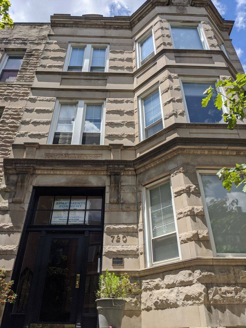 Apartment for rent at 720 S Laflin St, Chicago, IL 60607