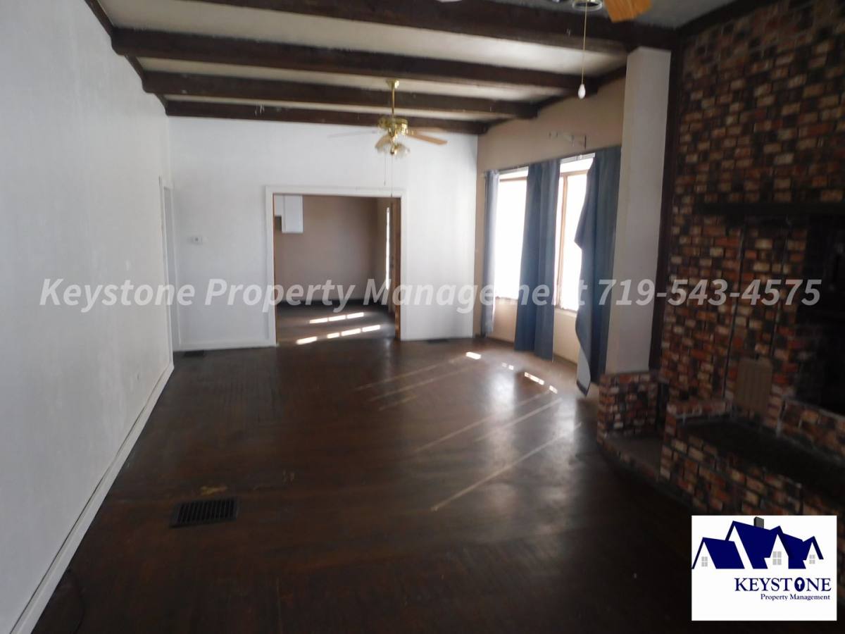 House for rent at 906 N Glendale Ave, Pueblo, CO 81001