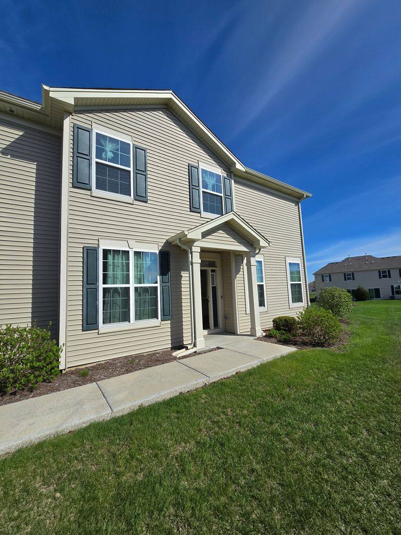 Townhouse for rent at 1123 Hawk Hollow Dr, Yorkville, IL 60560