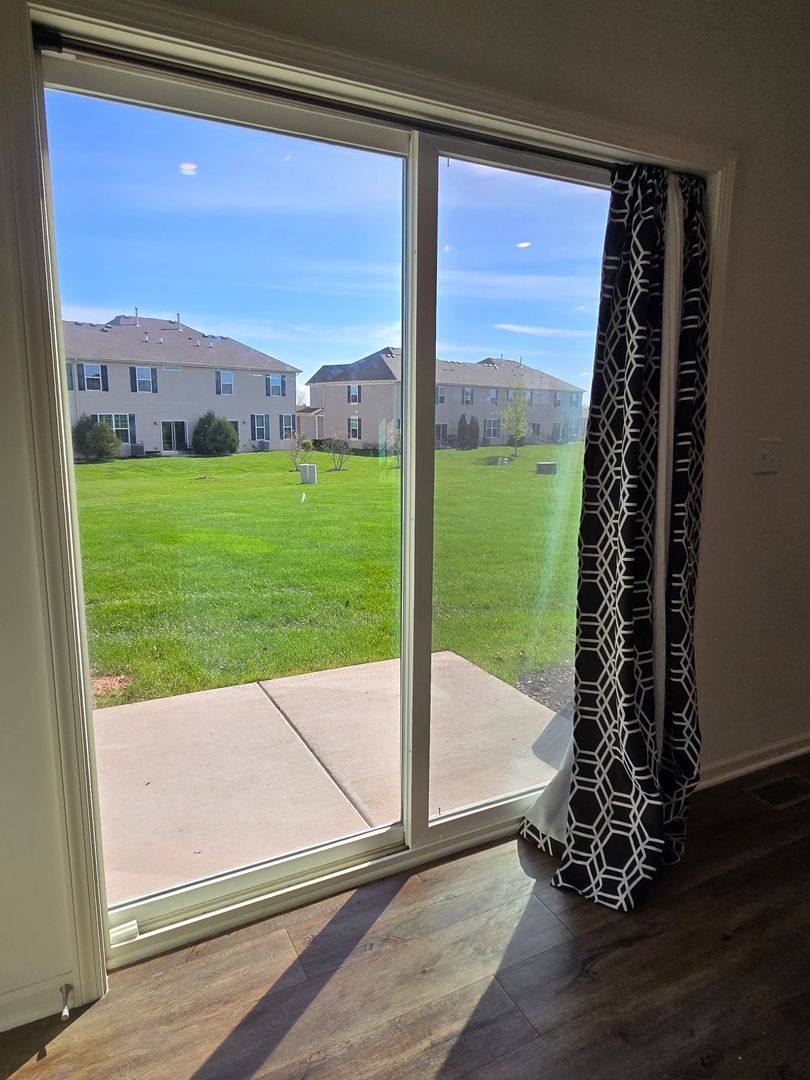 Townhouse for rent at 1123 Hawk Hollow Dr, Yorkville, IL 60560