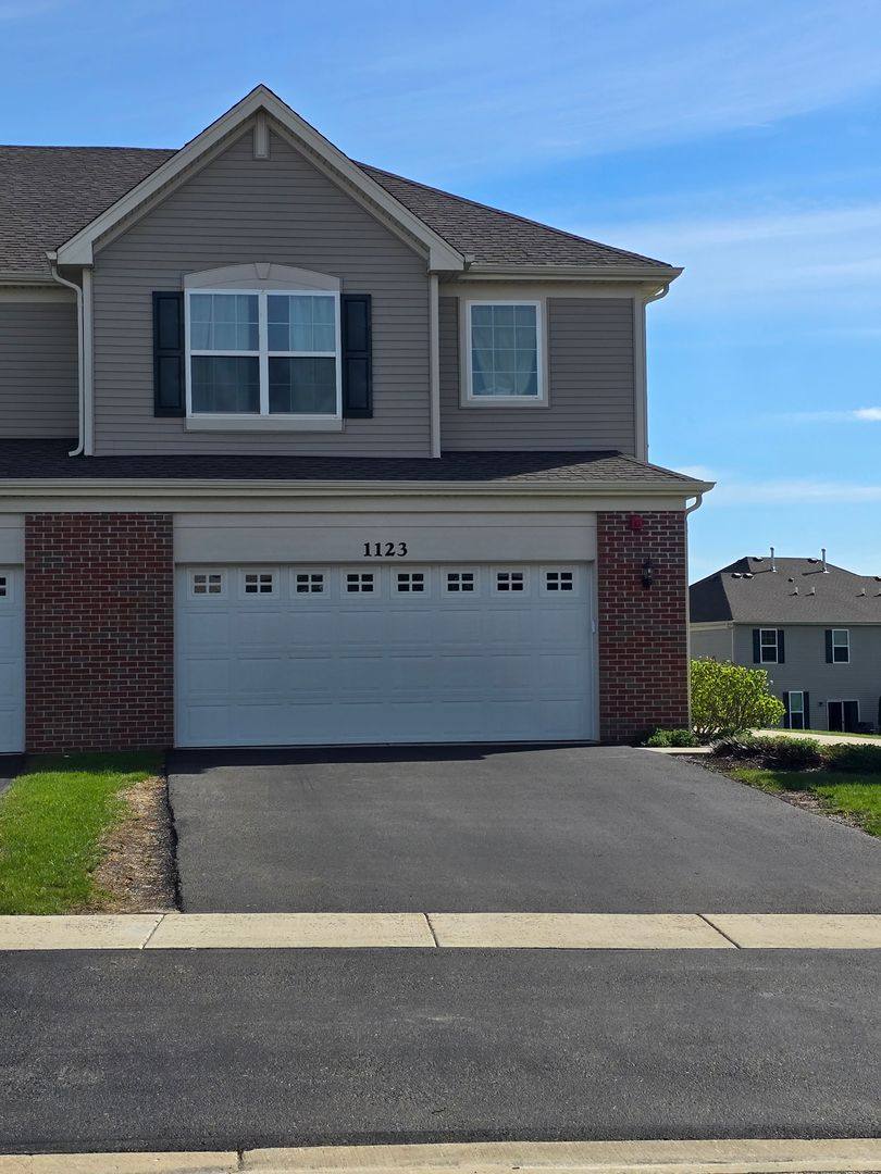 Townhouse for rent at 1123 Hawk Hollow Dr, Yorkville, IL 60560