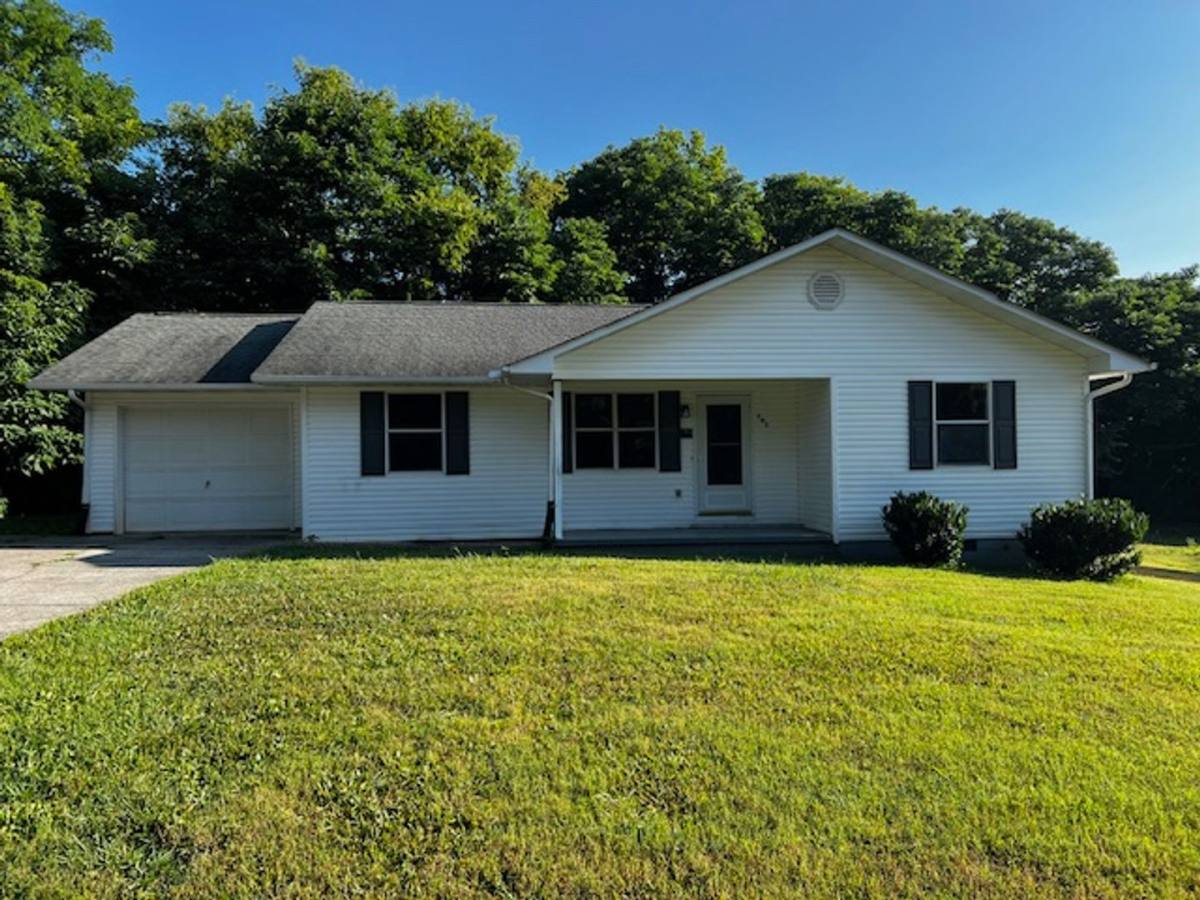 House for rent at 702 Pearson Springs Rd, Maryville, TN 37803