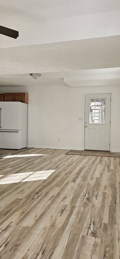 Apartment for rent at 1542 E Diuguid Dr, Murray, KY 42071