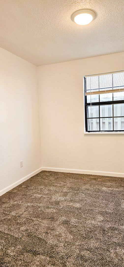 Apartment for rent at 1542 E Diuguid Dr, Murray, KY 42071