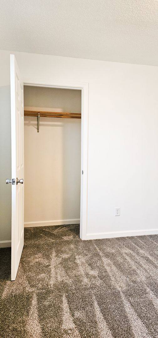 Apartment for rent at 1542 E Diuguid Dr, Murray, KY 42071