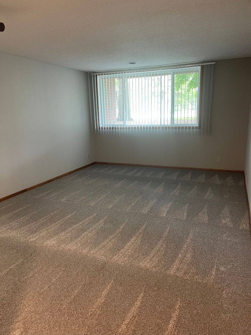 Apartment for rent at 6401 Vine St, Lincoln, NE 68505