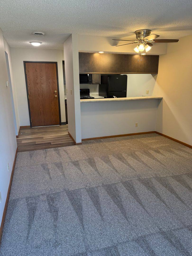 Apartment for rent at 6401 Vine St, Lincoln, NE 68505