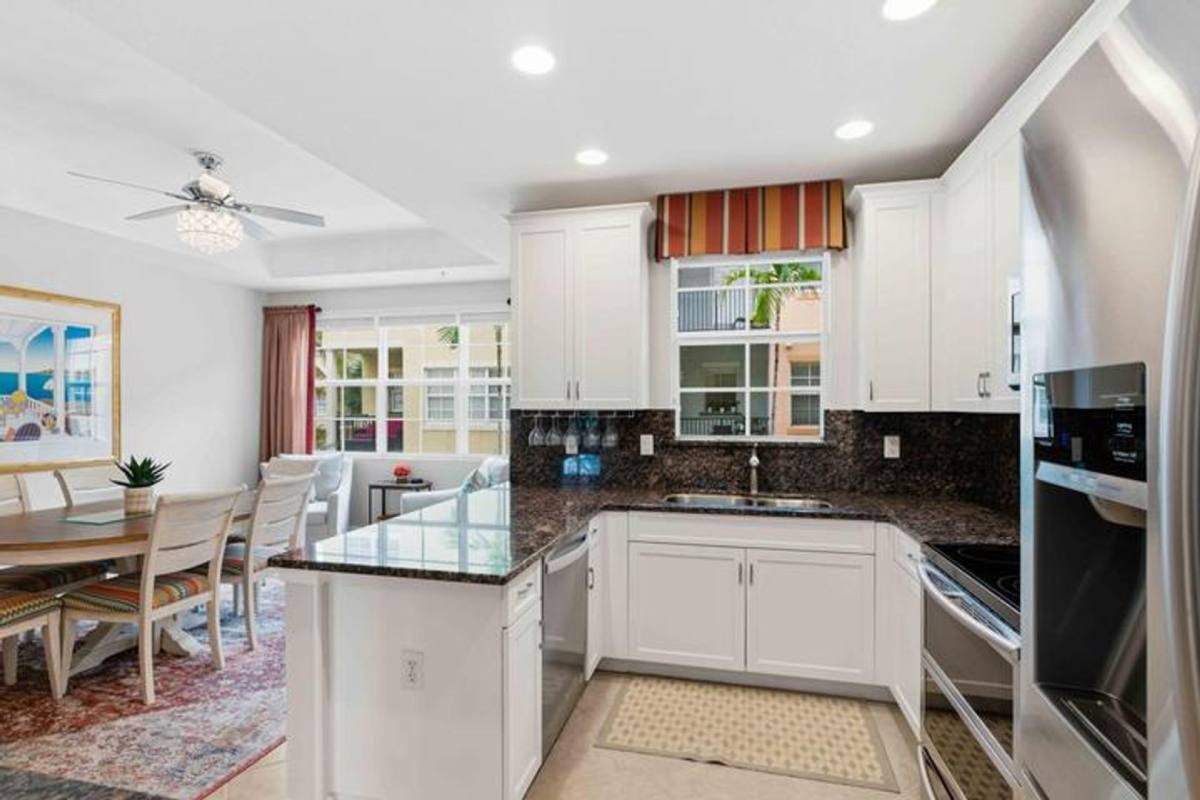 Townhouse for rent at 11850 Valencia Gardens Ave, Palm Beach Gardens, FL 33410