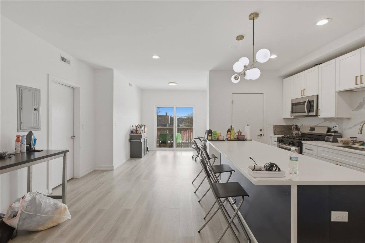 Apartment for rent at 4939 N Saint Louis Ave #3, Chicago, IL 60625