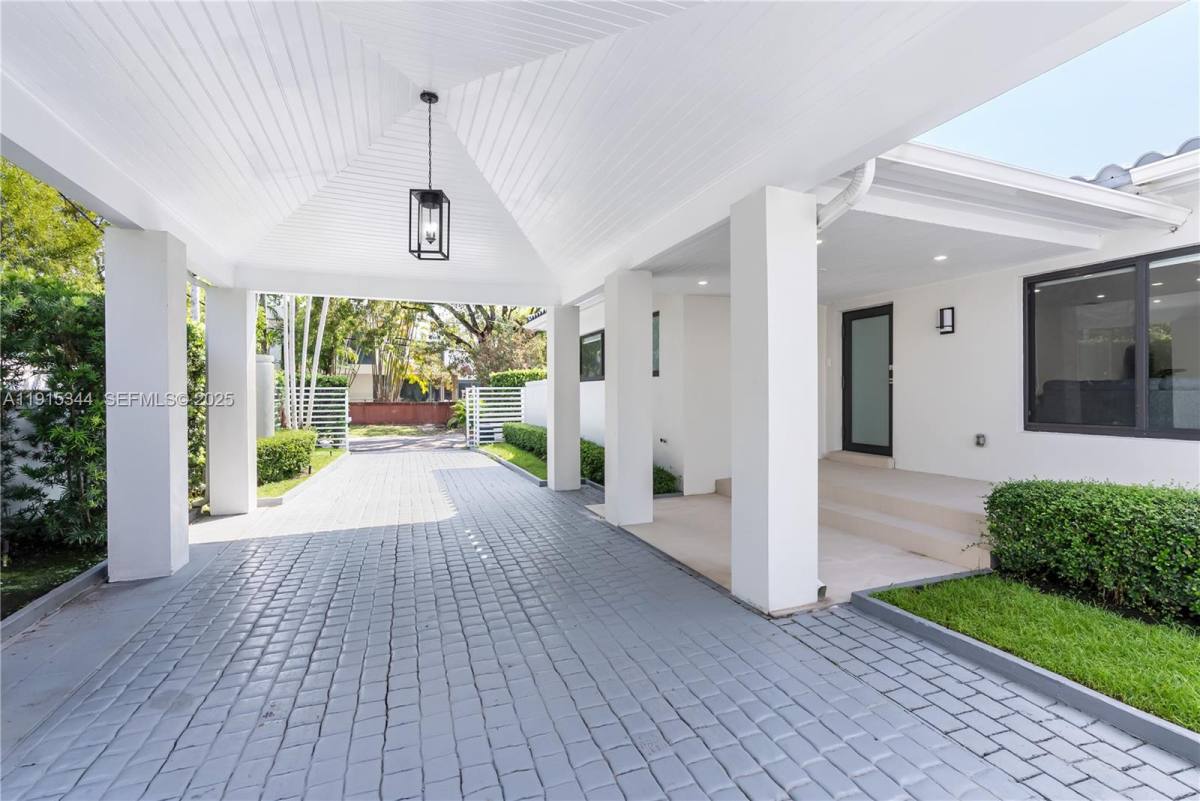 House for rent at 1600 Micanopy Ave #O, Miami, FL 33133