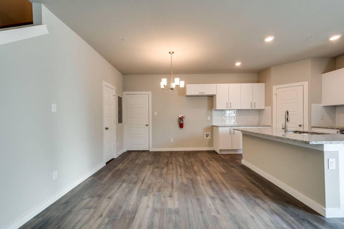 705 Wheatfield Dr, Venus, TX 76084 - Townhouse for Rent - Image 2