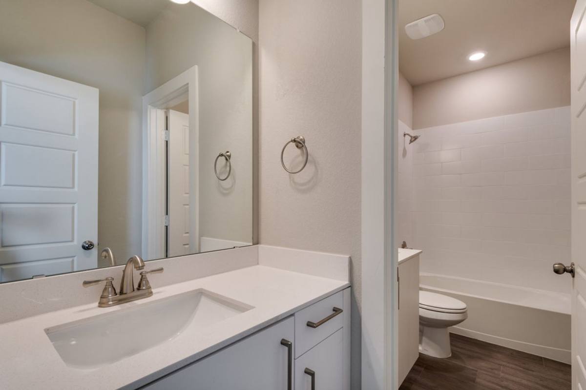 705 Wheatfield Dr, Venus, TX 76084 - Townhouse for Rent - Image 8