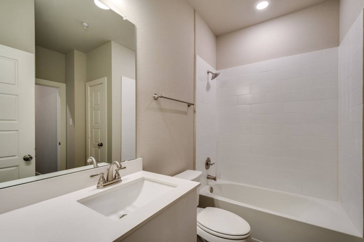 705 Wheatfield Dr, Venus, TX 76084 - Townhouse for Rent - Image 10