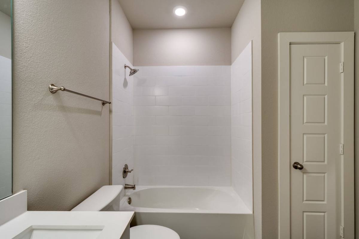 705 Wheatfield Dr, Venus, TX 76084 - Townhouse for Rent - Image 9