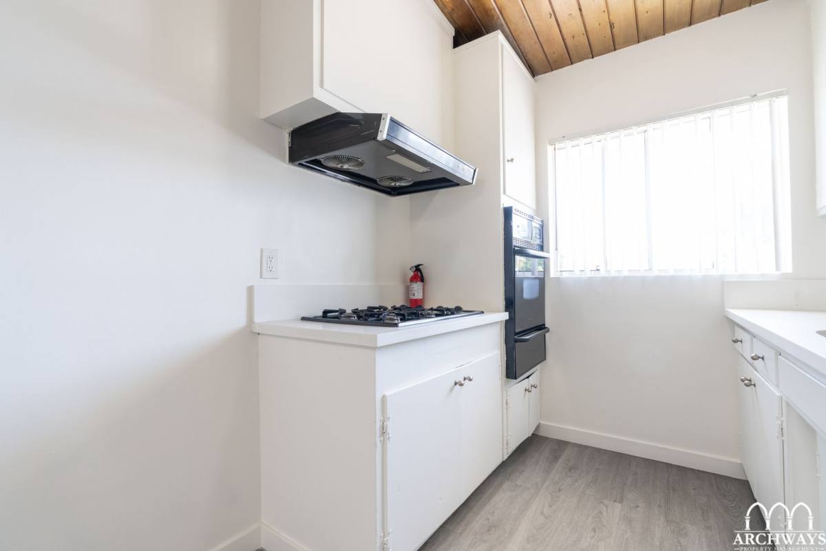 Apartment for rent at 1632-1640 Lake St, Glendale, CA 91201