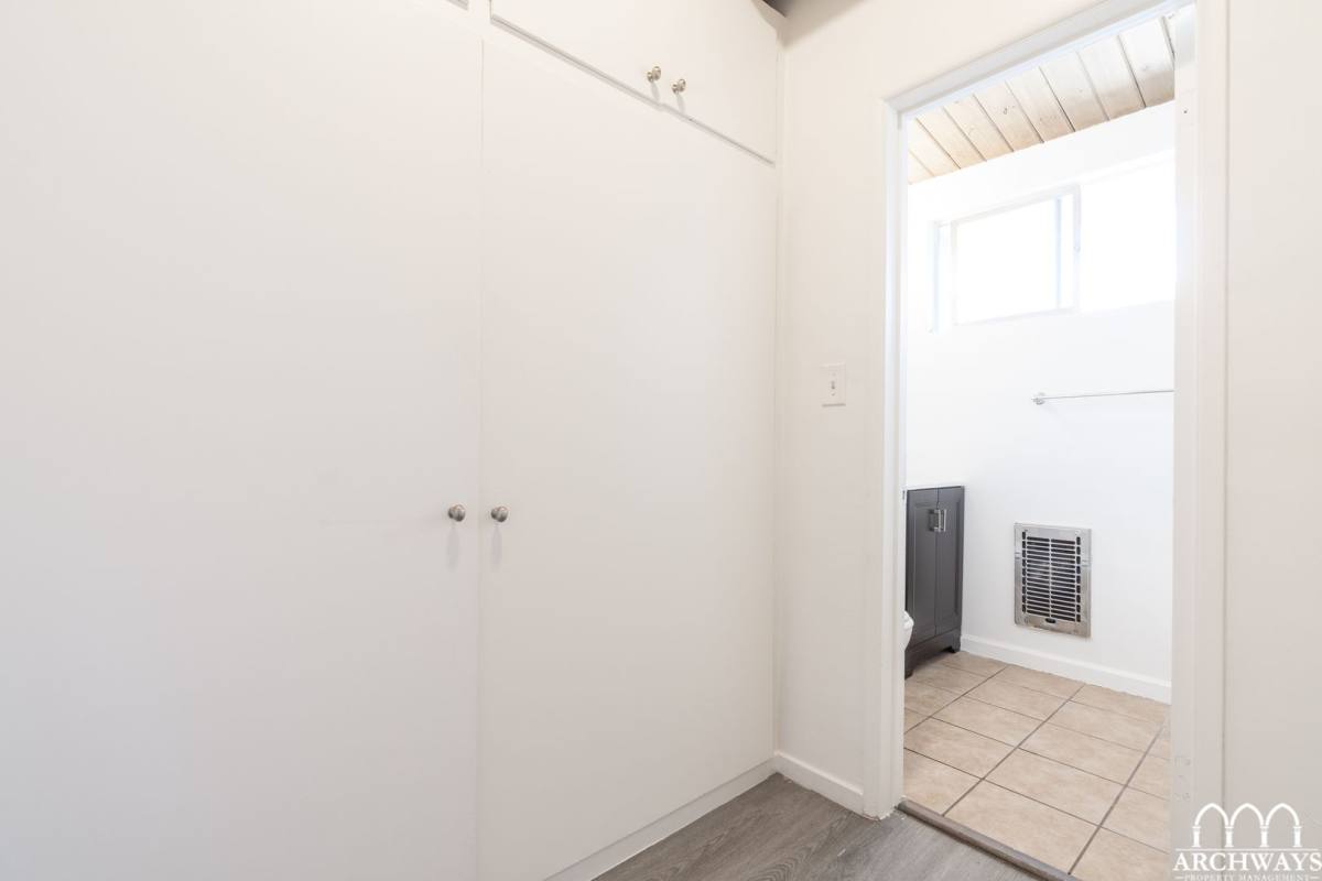 Apartment for rent at 1632-1640 Lake St, Glendale, CA 91201