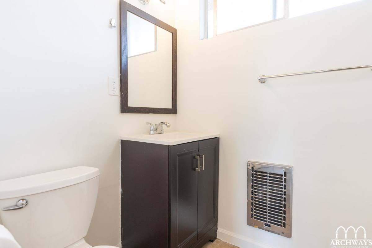Apartment for rent at 1632-1640 Lake St, Glendale, CA 91201