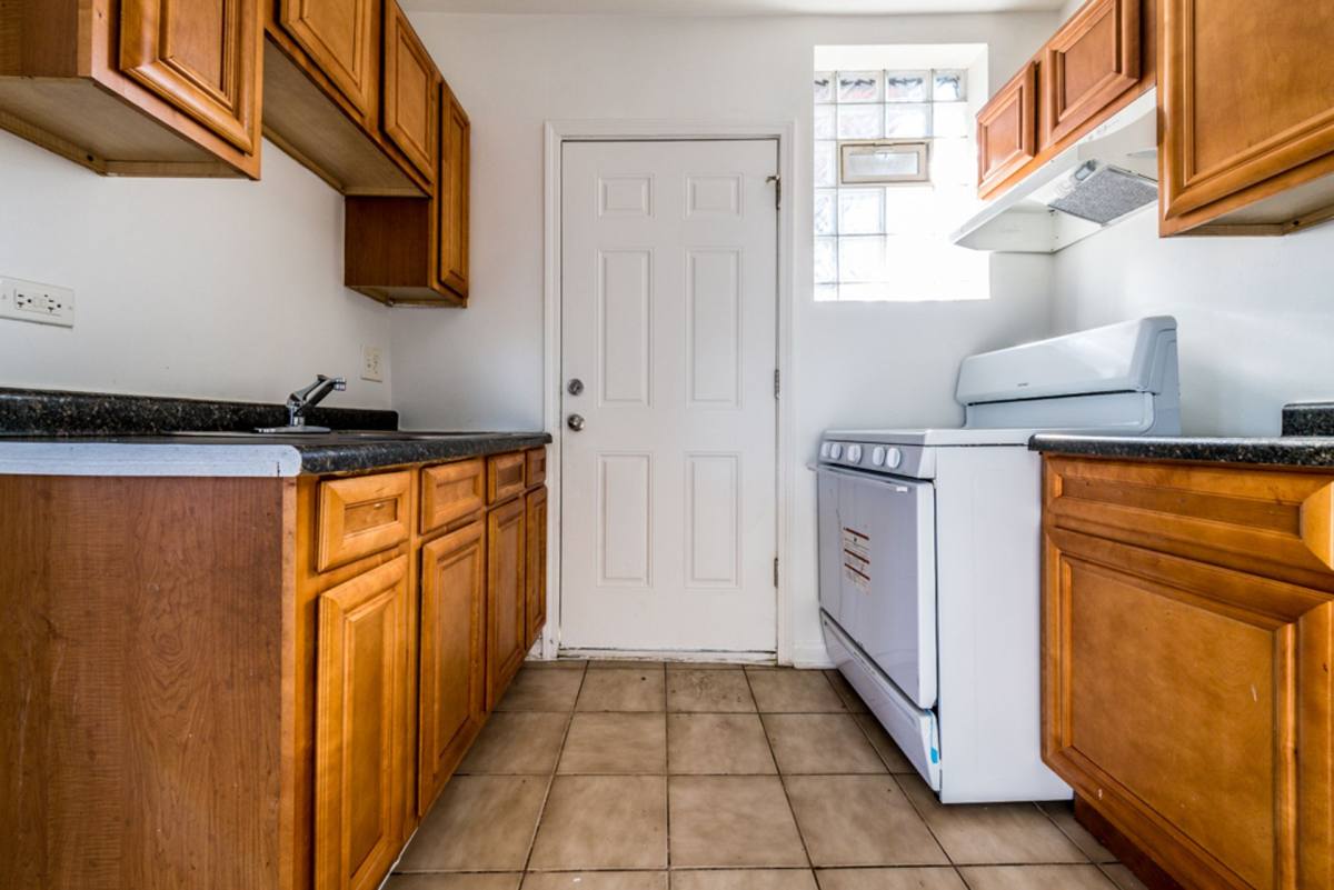 Apartment for rent at 7701 S Stewart Ave, Chicago, IL 60620