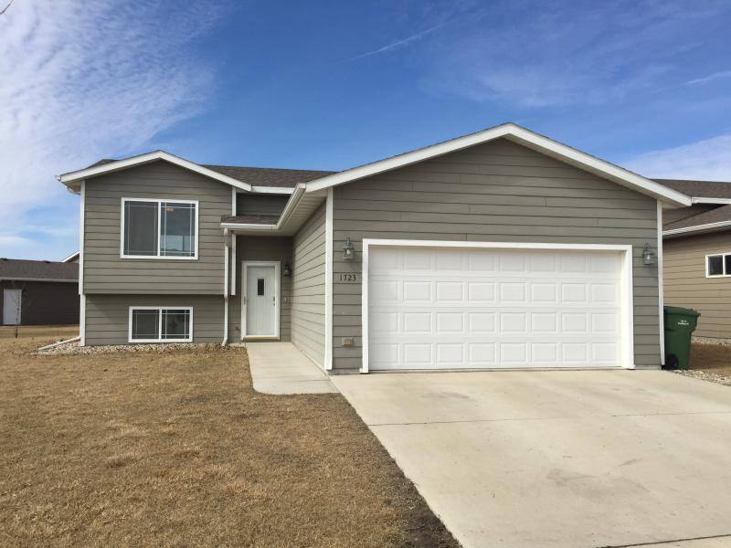 House for rent at 1723 Torrey Pines Dr, Brookings, SD 57006