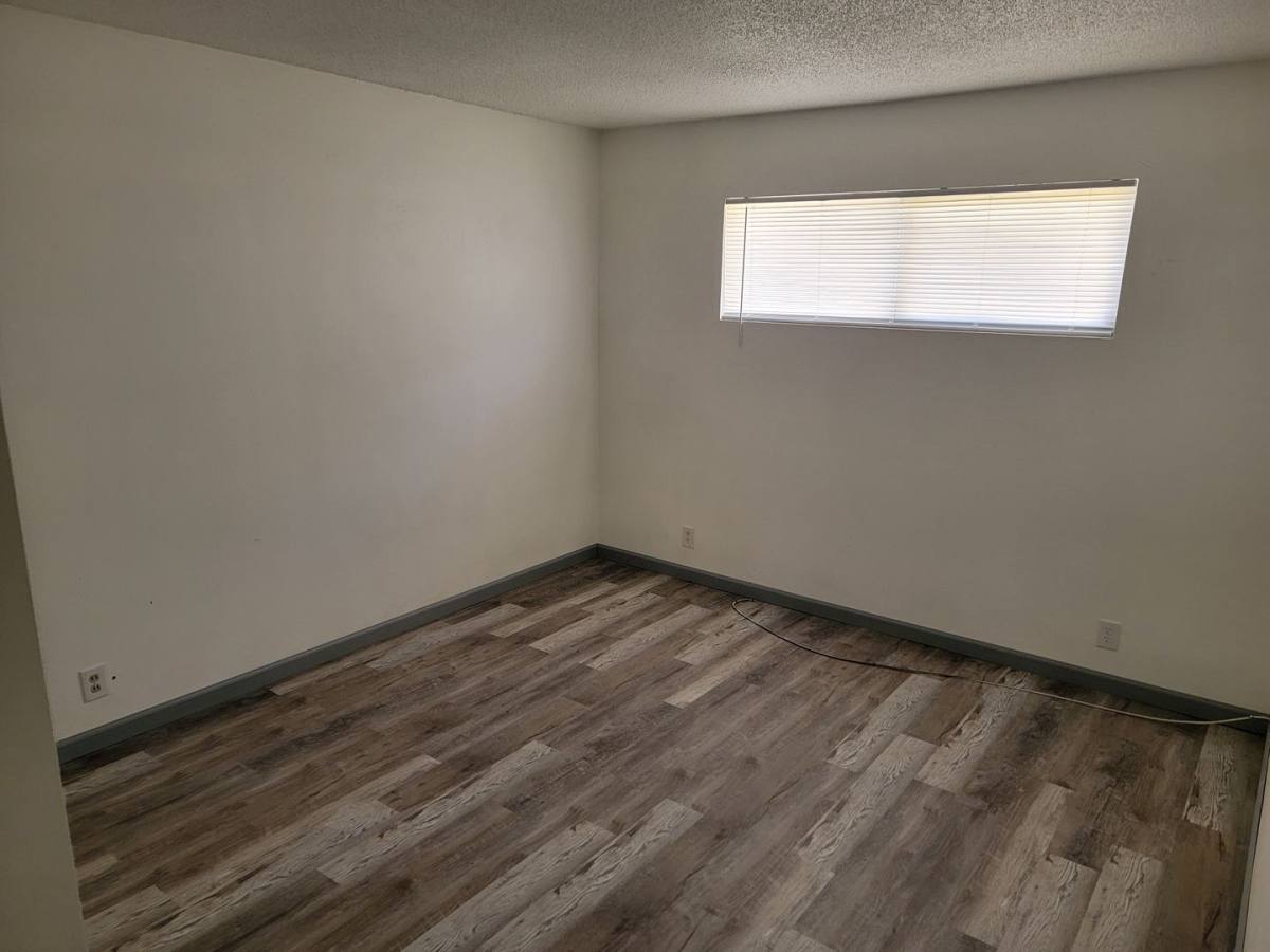 Apartment for rent at 5232 Pebble Beach Blvd, Las Vegas, NV 89108