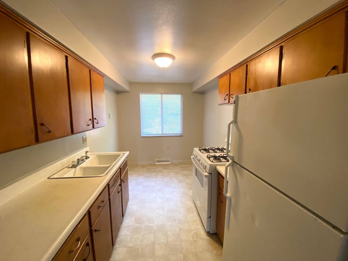 Apartment for rent at 249 E Oak Cliff Court, Peoria, IL 61614