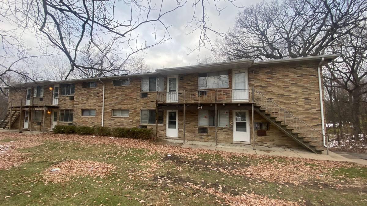 Apartment for rent at 249 E Oak Cliff Court, Peoria, IL 61614