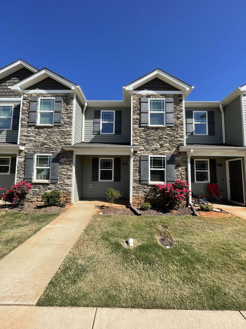 Townhouse for rent at 1028 Peony Lane, Youngsville, NC 27596