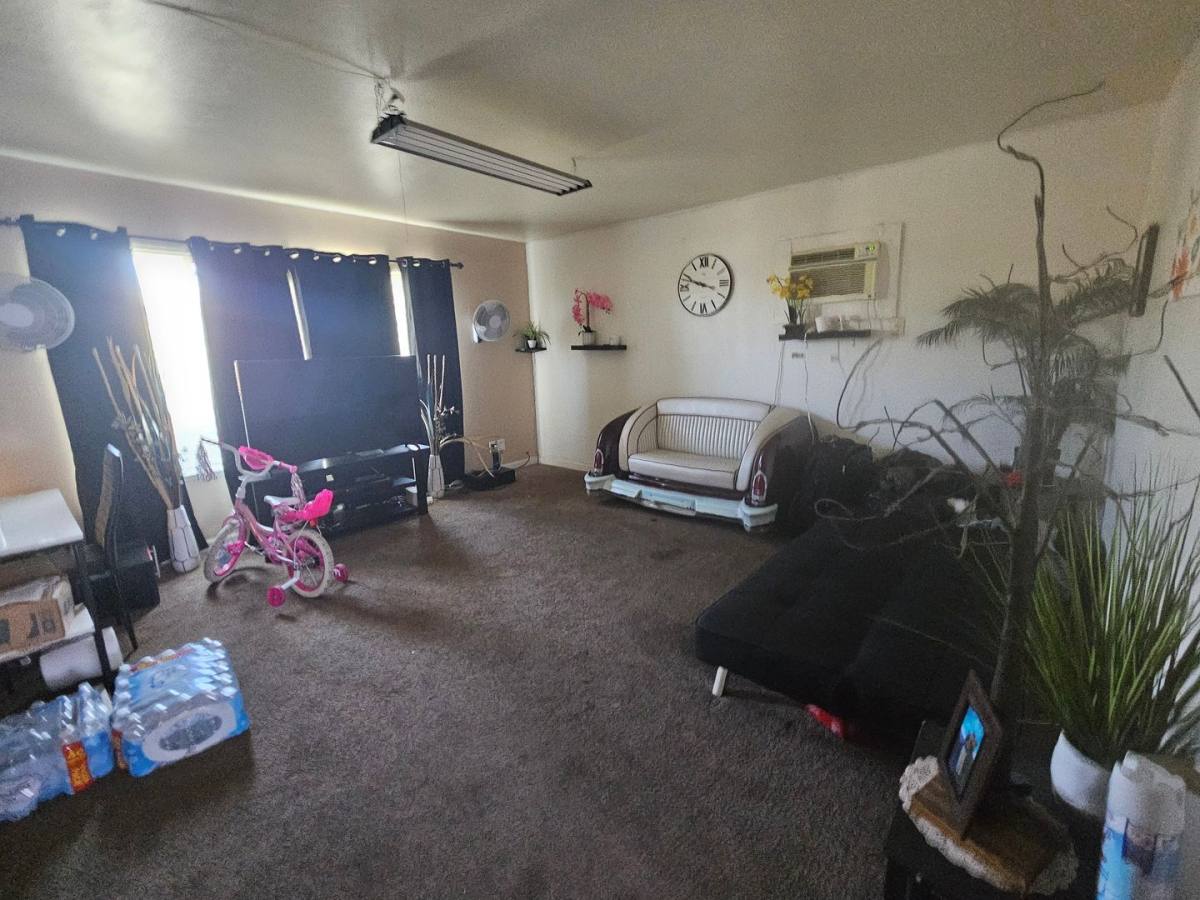 Apartment for rent at 728 Illinois Ave, Los Banos, CA 93635