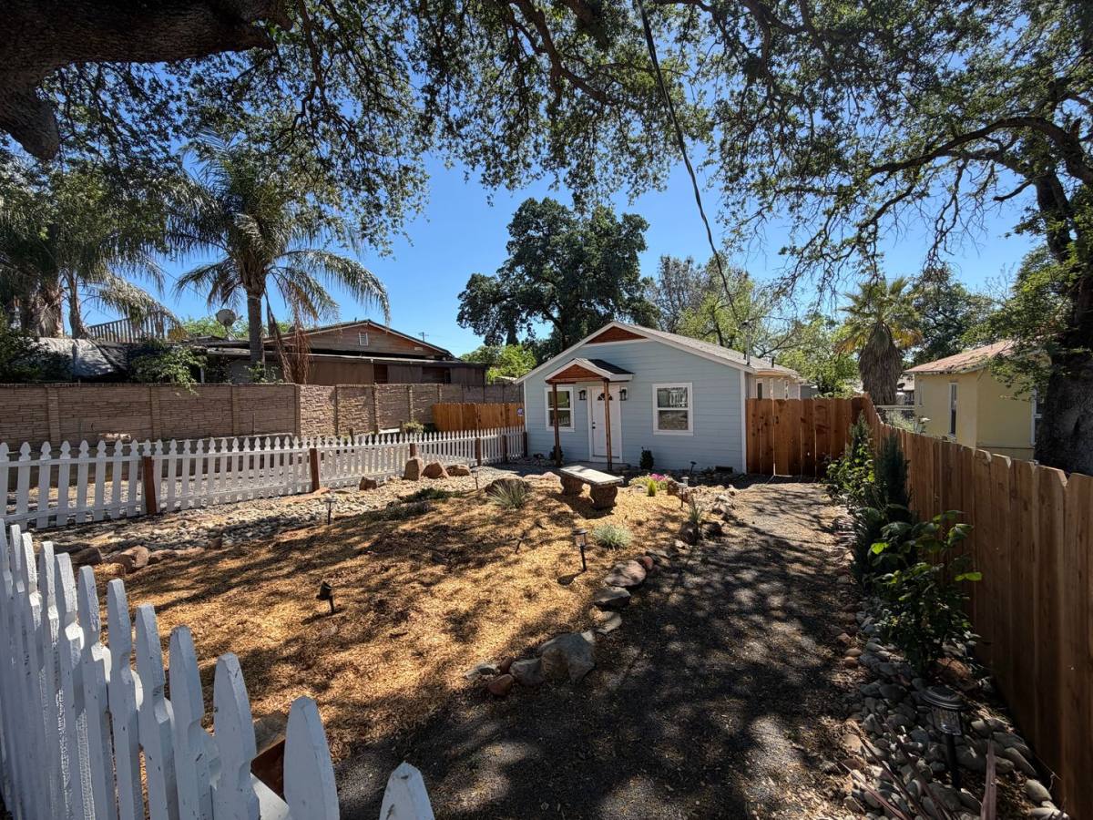 House for rent at 1945 Fort Wayne St, Oroville, CA 95966