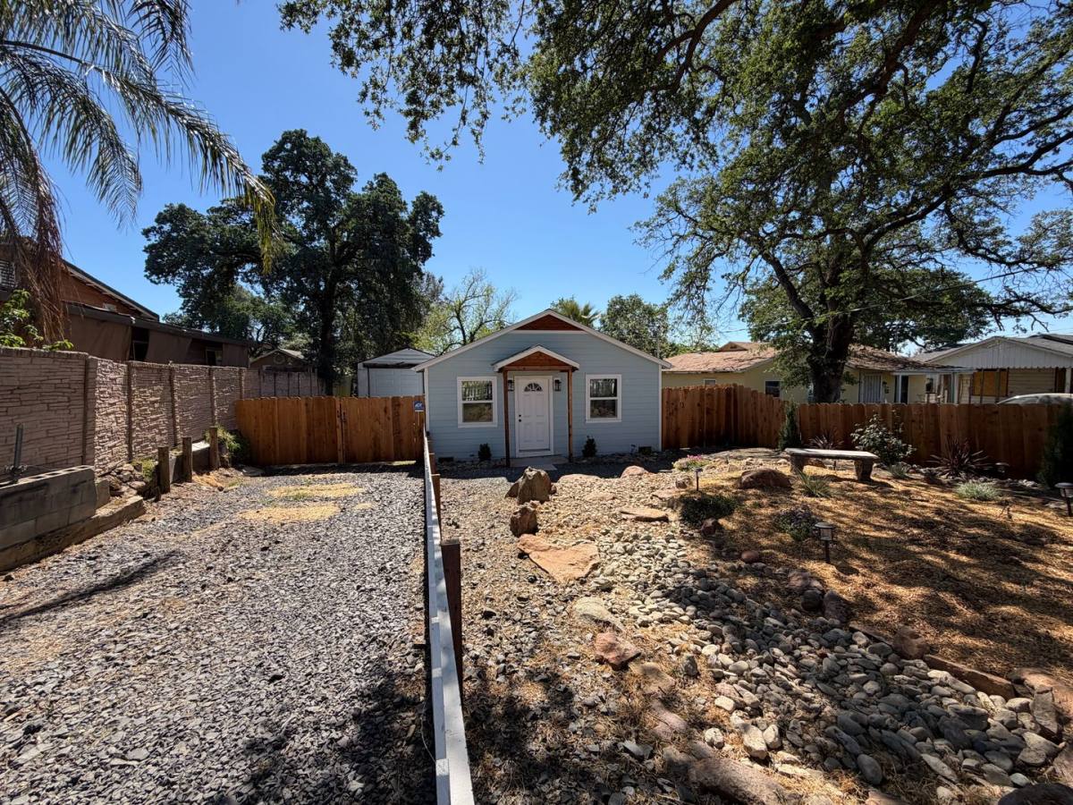 House for rent at 1945 Fort Wayne St, Oroville, CA 95966