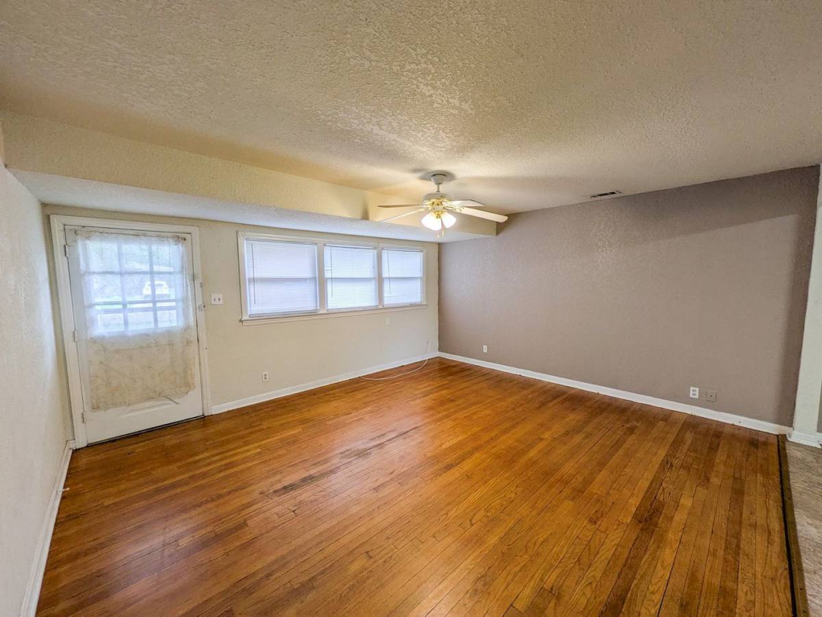 House for rent at 306 Bridal Wreath, Orange, TX 77630
