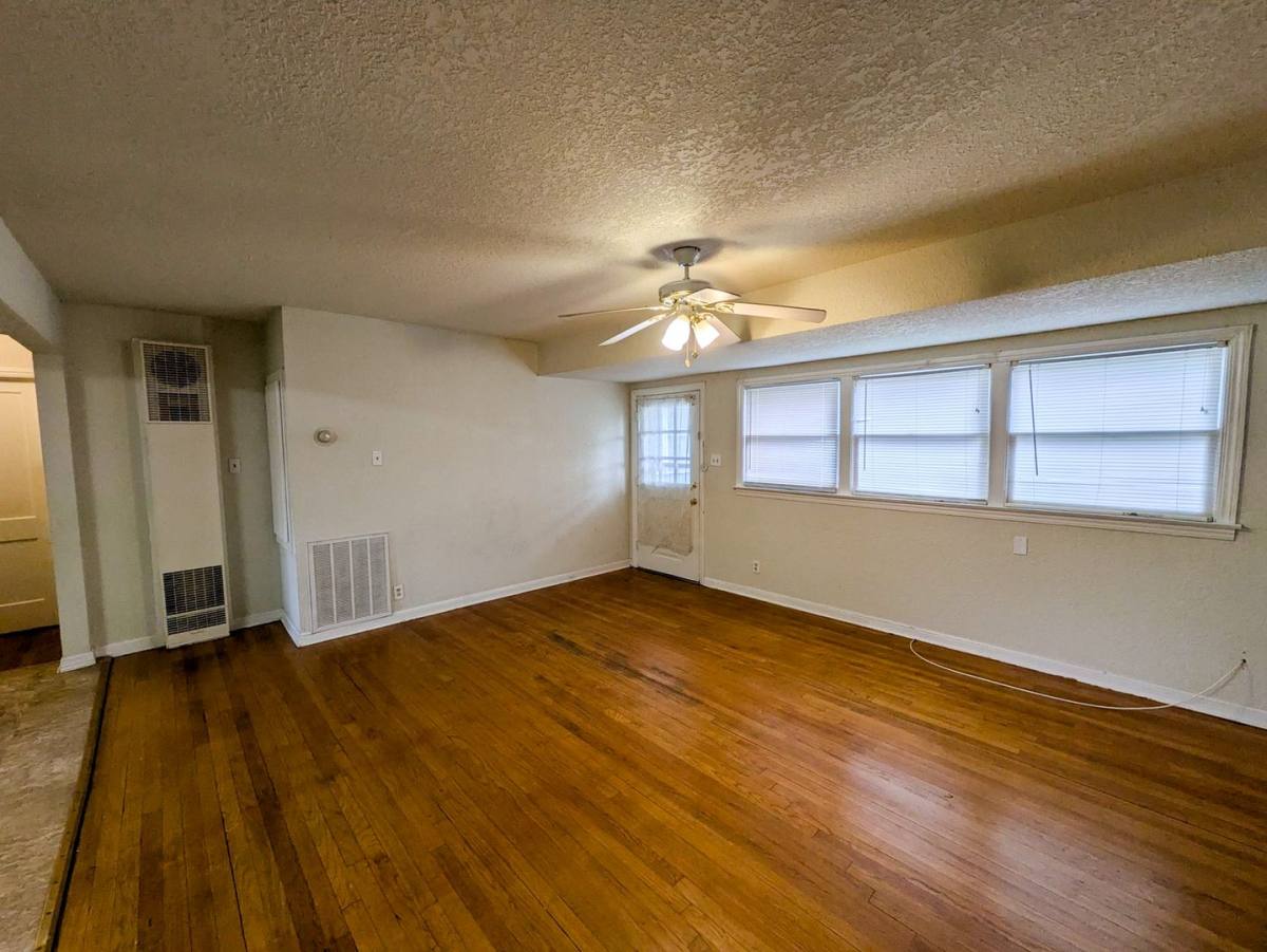 House for rent at 306 Bridal Wreath, Orange, TX 77630