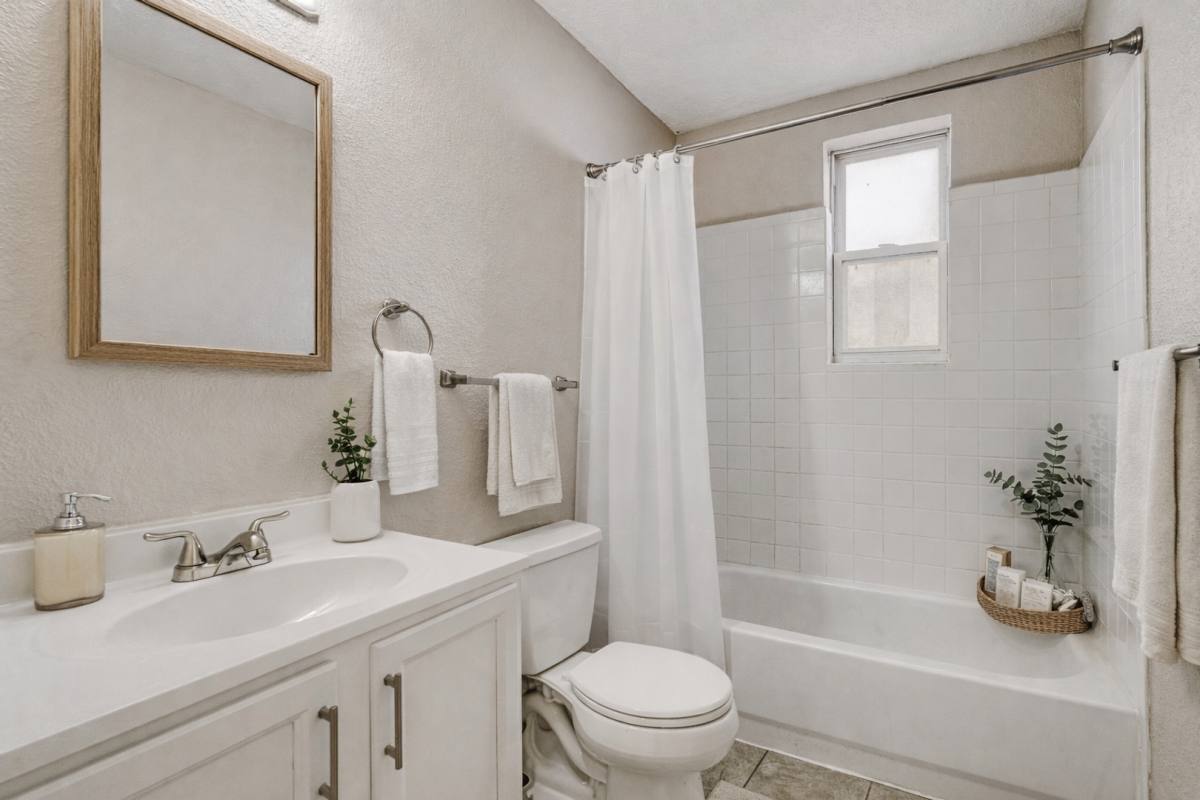 Apartment for rent at 1422 Macon St, Aurora, CO 80010