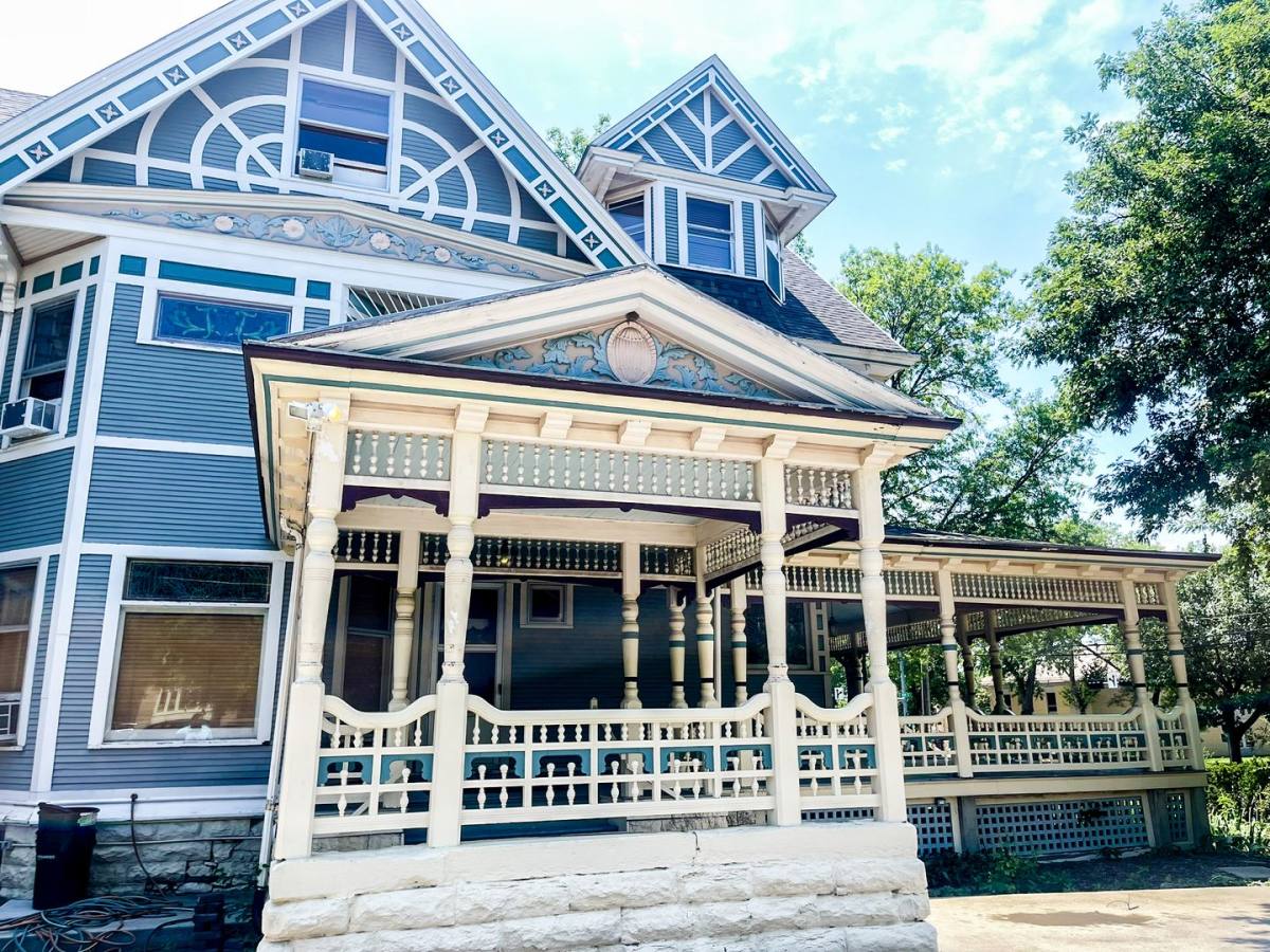 House for rent at 720 S 16th St, Lincoln, NE 68508