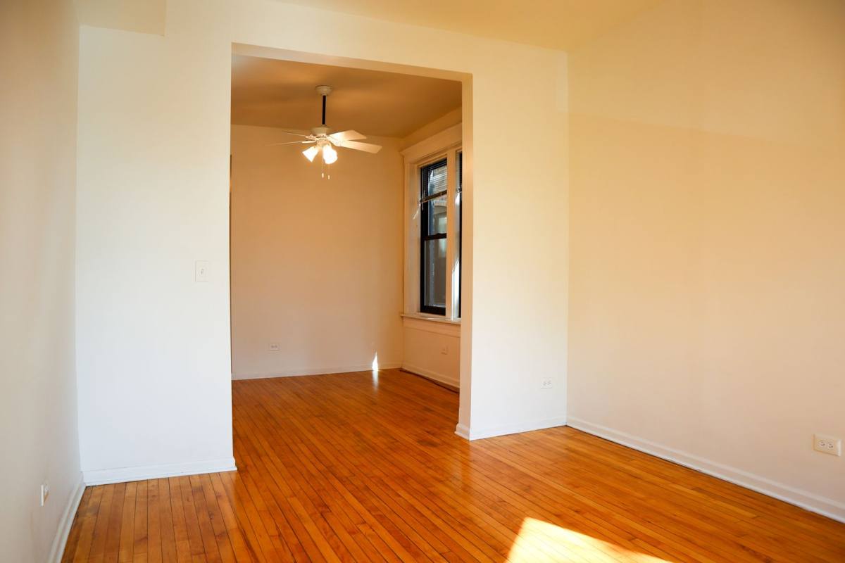 Apartment for rent at 905 S Claremont, Chicago, IL 60612