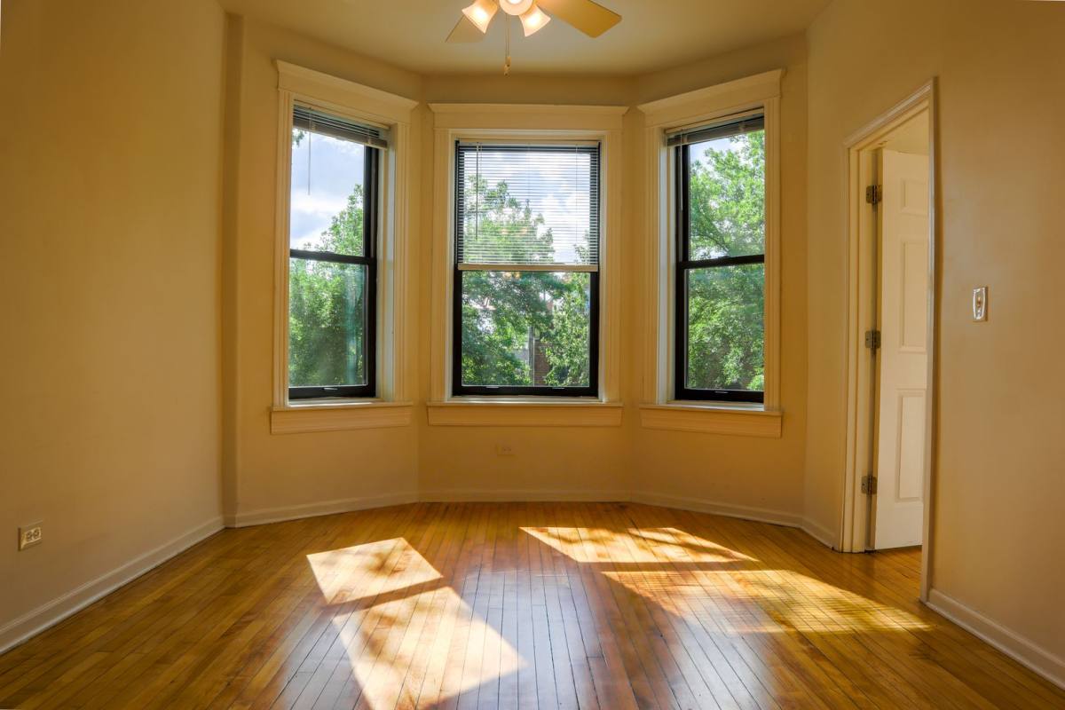 Apartment for rent at 905 S Claremont, Chicago, IL 60612
