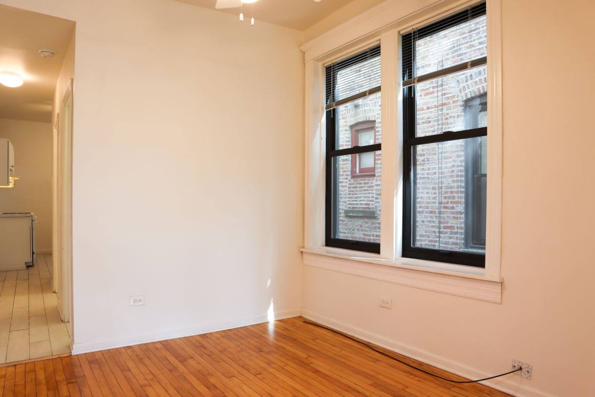 Apartment for rent at 905 S Claremont, Chicago, IL 60612