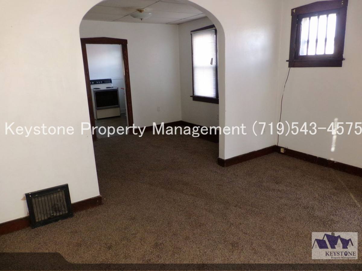 Apartment for rent at 1117 E 3rd St, Pueblo, CO 81001