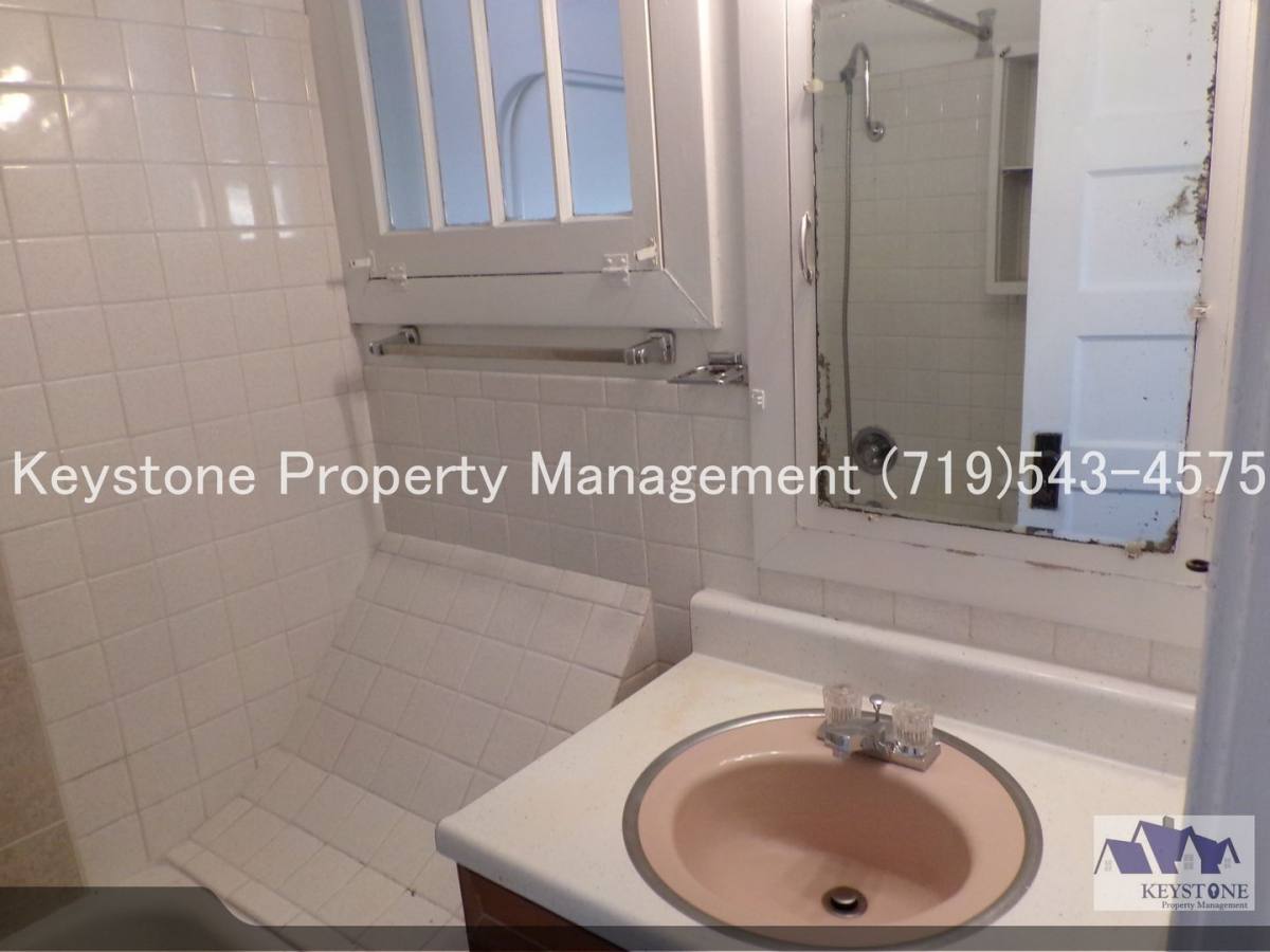 Apartment for rent at 1117 E 3rd St, Pueblo, CO 81001