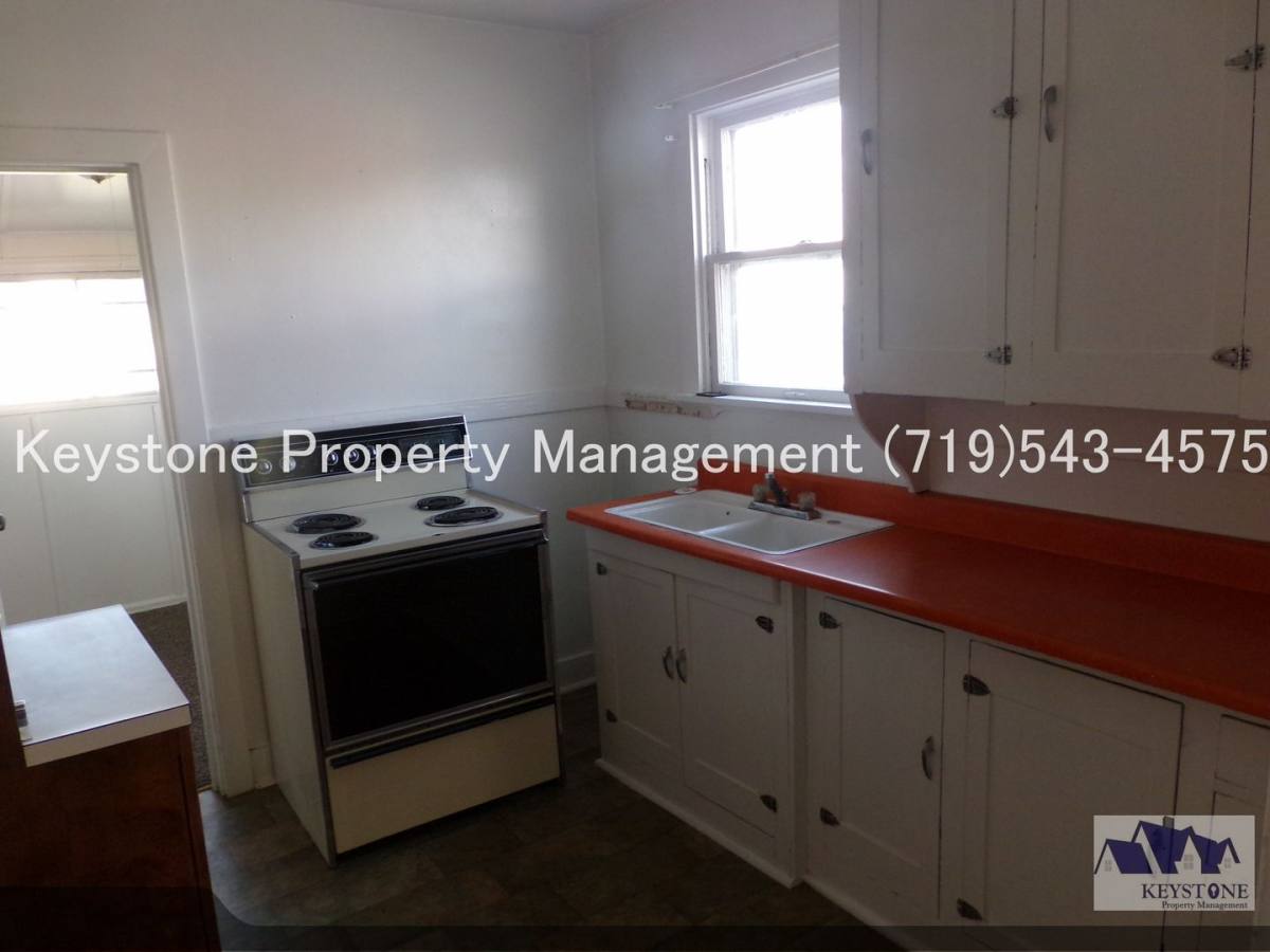 Apartment for rent at 1117 E 3rd St, Pueblo, CO 81001