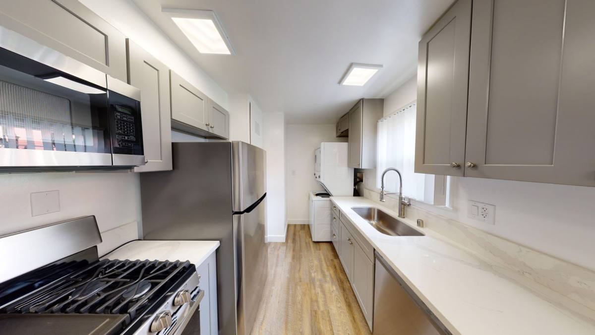 Apartment for rent at 11591 Riverside Dr, North Hollywood, CA 91602