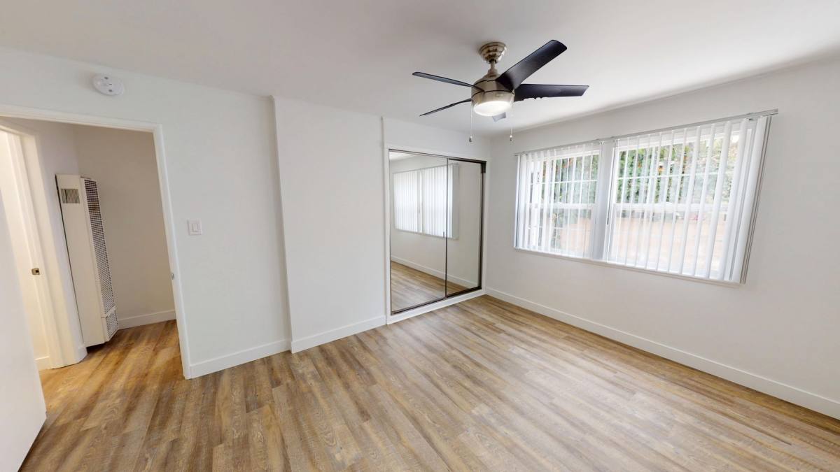 Apartment for rent at 11591 Riverside Dr, North Hollywood, CA 91602
