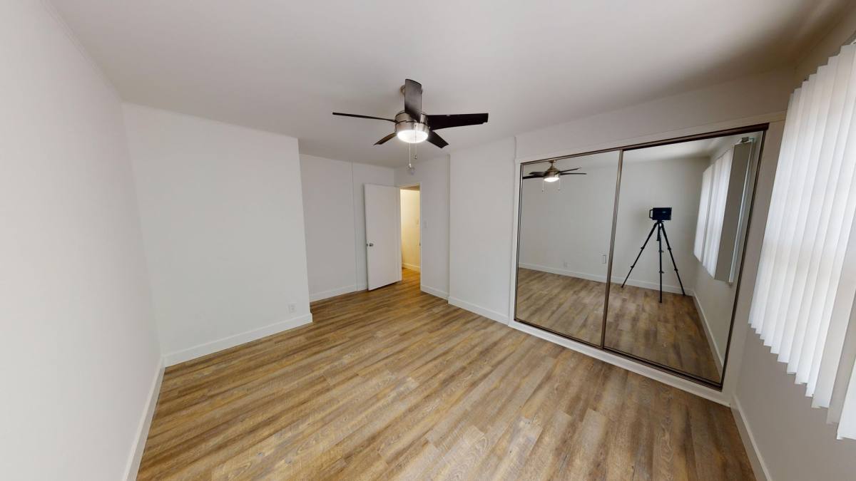 Apartment for rent at 11591 Riverside Dr, North Hollywood, CA 91602